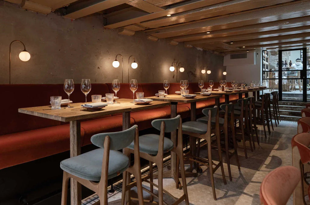 O rzemiośle, designie i spotkaniach.

Poznaj historię Bar du Champagne.