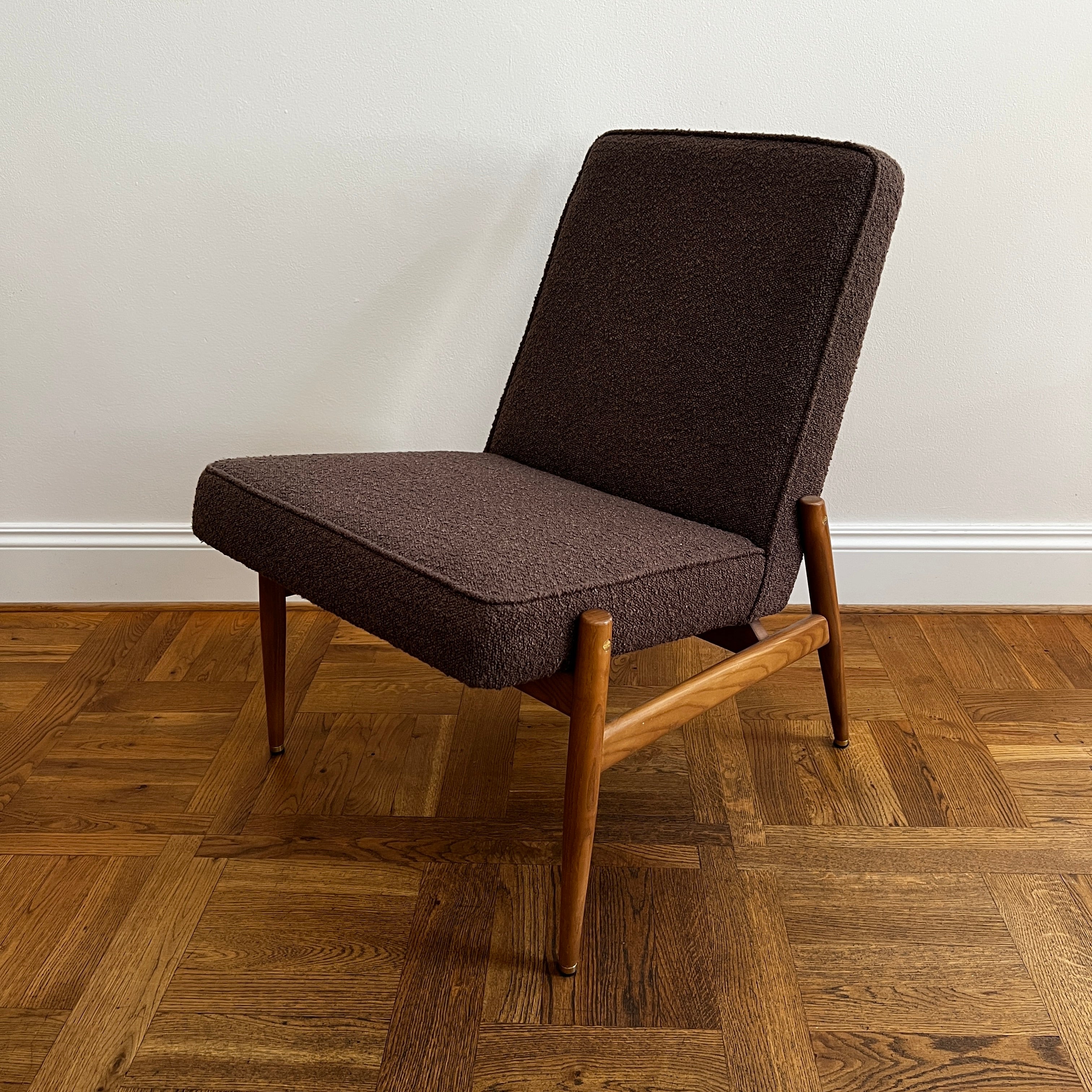 Outlet: Fotel klubowy Fox w tkaninie Boucle Chocolate