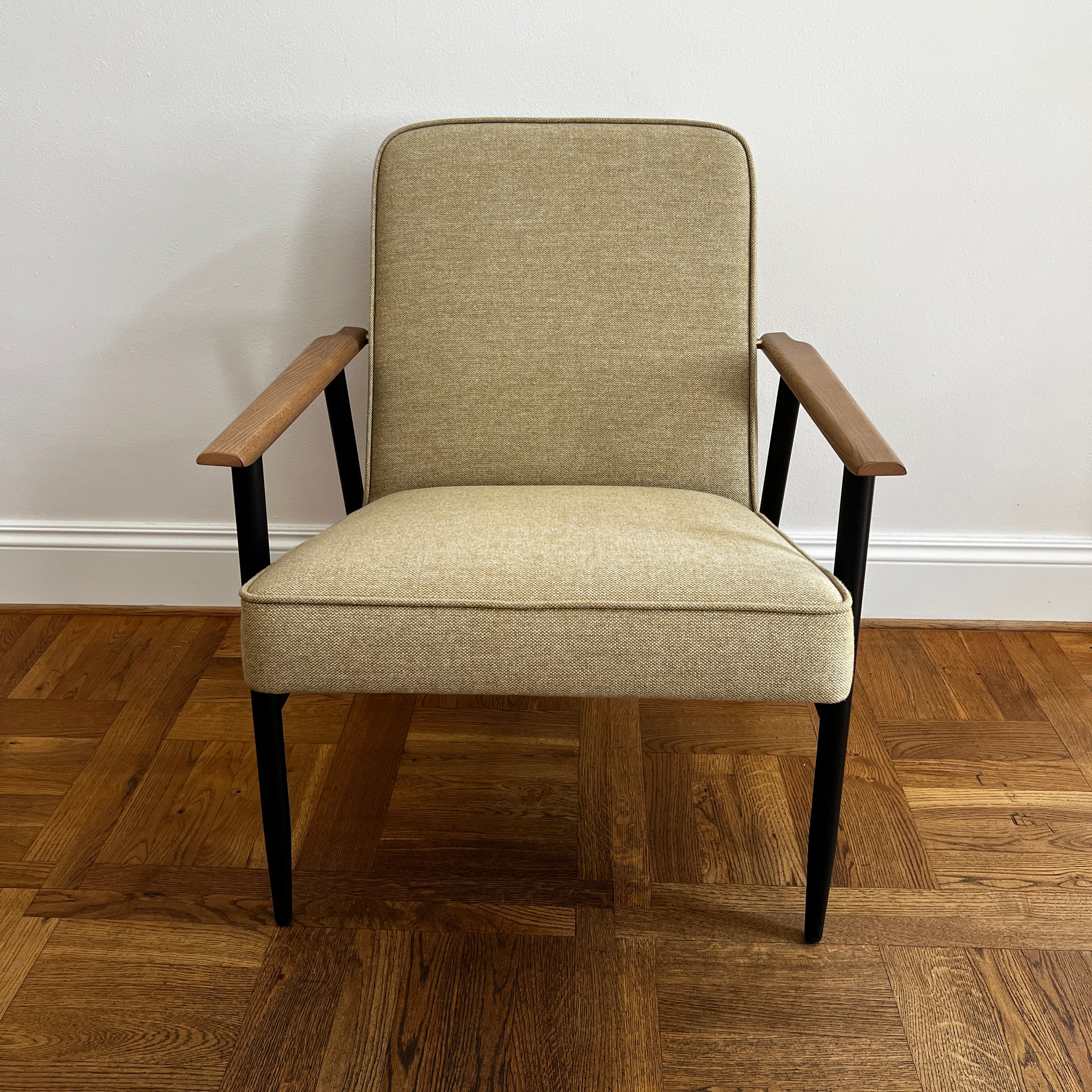 Outlet: Fotel Fox Metal w tkaninie Wool Olive